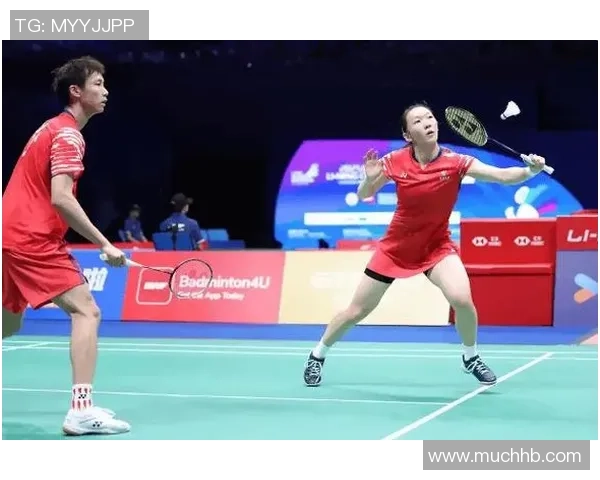 邀请赛点评:重庆羽毛球队的配合表现_1